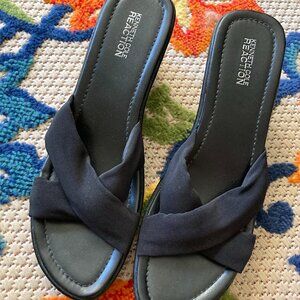 KENNETH COLE REACTION size 8 1/2 black wedge sandal